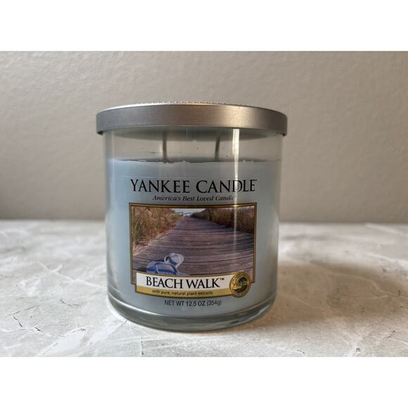 NEW Yankee Candle Beach Walk 12.5 oz 40-50‎ hour Burn Time Blue - Picture 1 of 5
